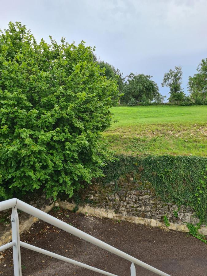 Gite De La Gourgeonne Nervezain Eksteriør bilde